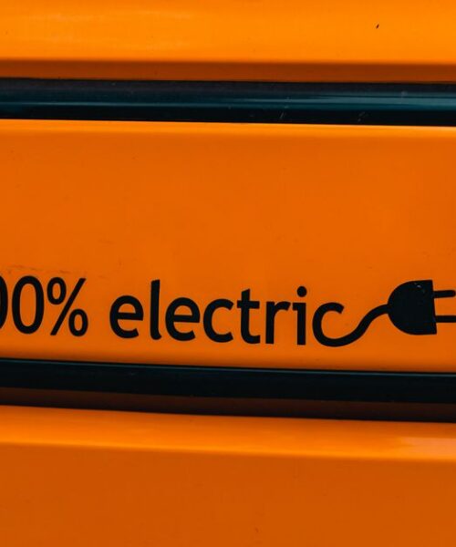 Українці в липні активно купували вживані електромобілі