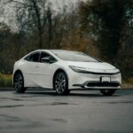 Lucid Air електромобіль на дорозі з акцентом на безпеку