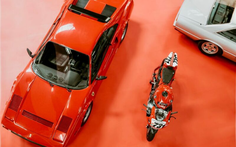 Ferrari 250 P 1963 року на гоночній трасі