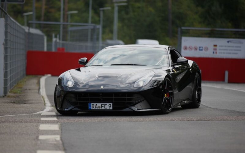 Ferrari 499P EVO під час тестувань на трасі в Монці