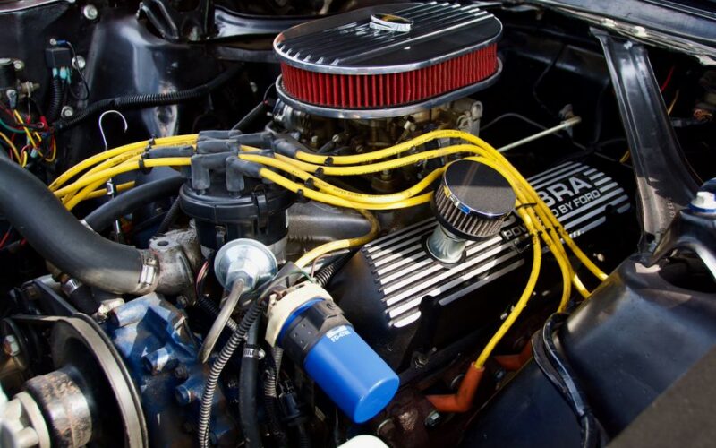 Двигун Ford EcoBoost 1.0L у розрізі під час обслуговування