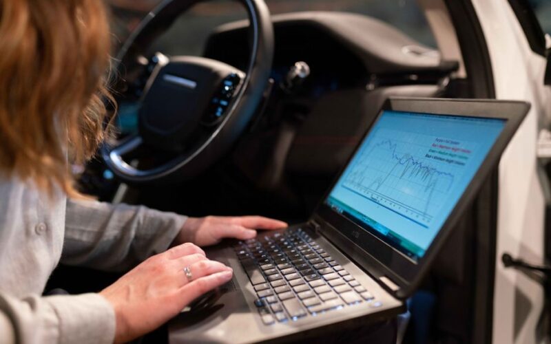 Двигун Ford в процесі тестування з використанням штучного інтелекту