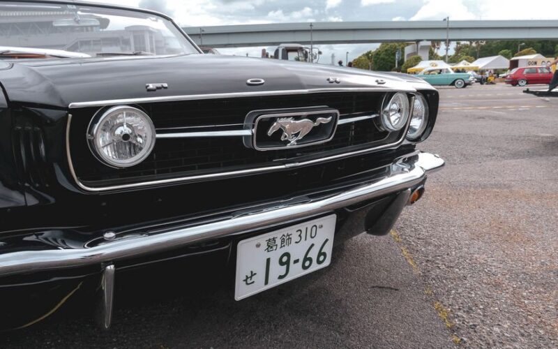 Прототип чотиридверного Ford Mustang Mach 4 на презентації