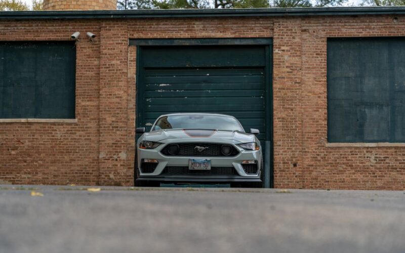 Чотиридверний Ford Mustang седан за $40 000