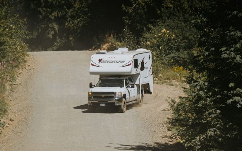 Розкішний Ford F-750 EarthRoamer на аукціоні
