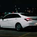 Електромобіль Hyundai Ioniq V на дорозі