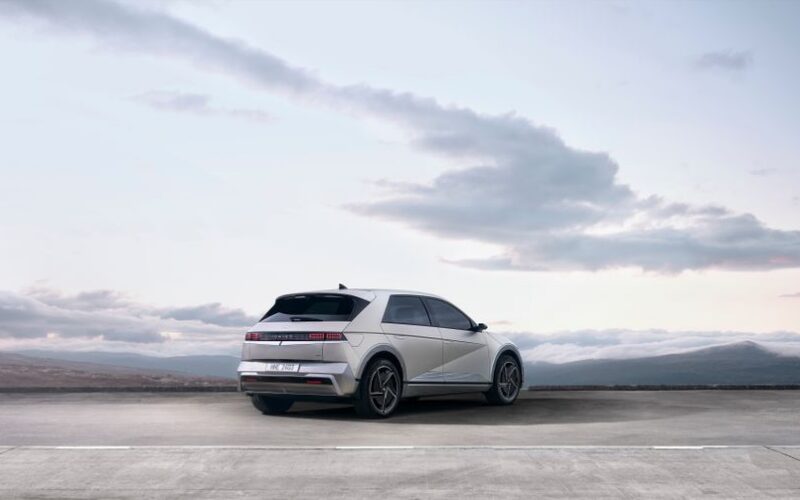 Електрокросовер Hyundai Neira на автосалоні GIIAS 2026