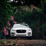 Електричний Defender від Jaguar Land Rover на дорозі