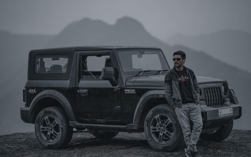 Jeep Wrangler Smoky Mountain 2027 року на гірському фоні