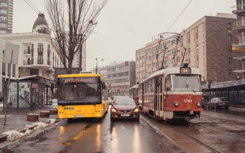 Ремонт вулиць у Києві обмежує рух транспорту