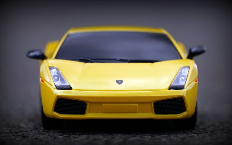 Обмежена серія дитячих колясок Lamborghini з розкішними матеріалами