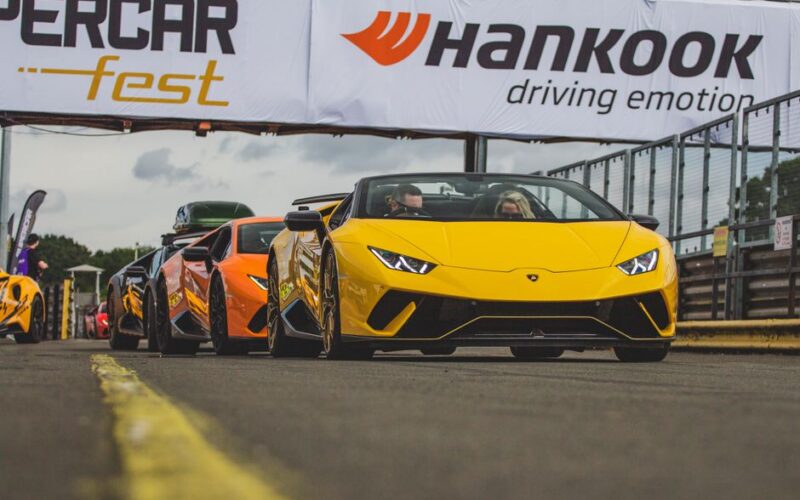 Lamborghini Revuelto SV на трековій дорозі