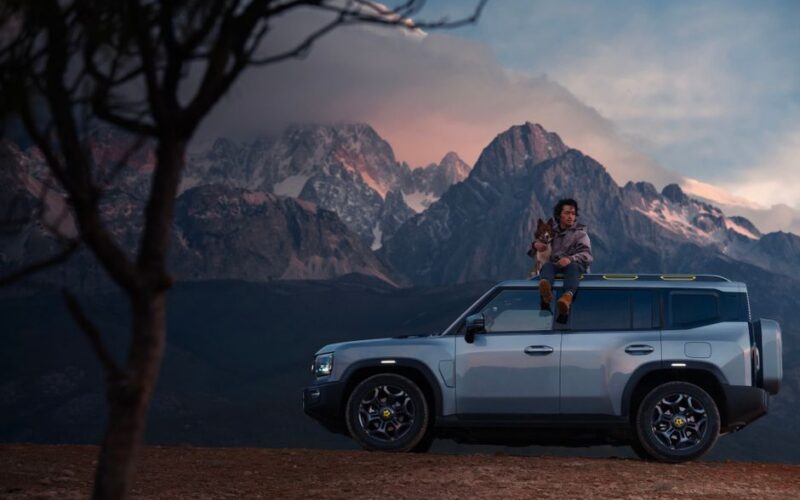 Новий Freelander 8 від Land Rover, потужний плагін-гібридний позашляховик