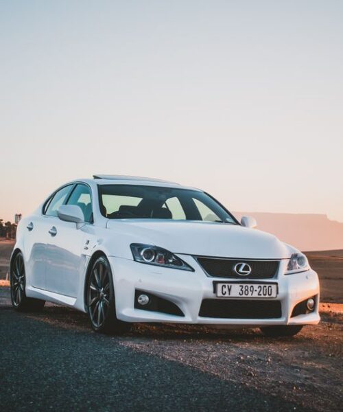 Lexus ES 2027 отримує нові ціни на ринку США