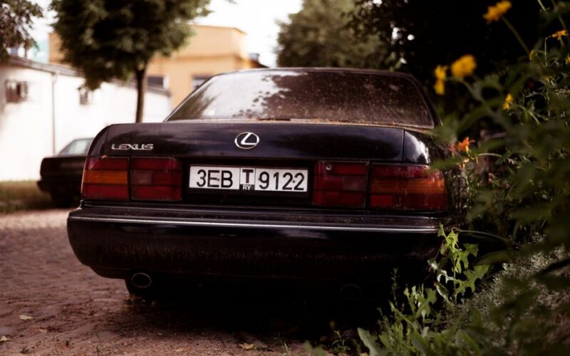 Lexus LS 400 2000 року з мінімальним пробігом в ідеальному стані