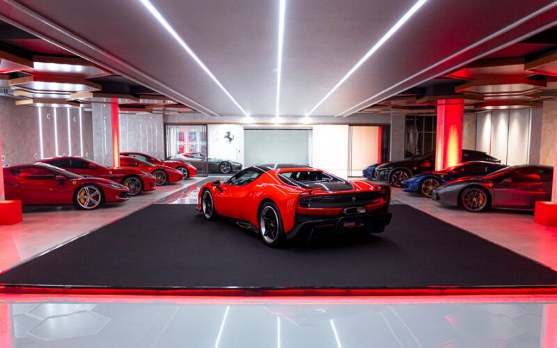 Колекція автомобілів Кріштіану Роналду з Bugatti та Ferrari
