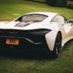 McLaren McL 6 GT з механічною коробкою передач у стилі 70-х