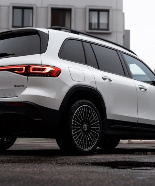 Mercedes-Benz розпочинає виробництво електромобіля VLE у Китаї