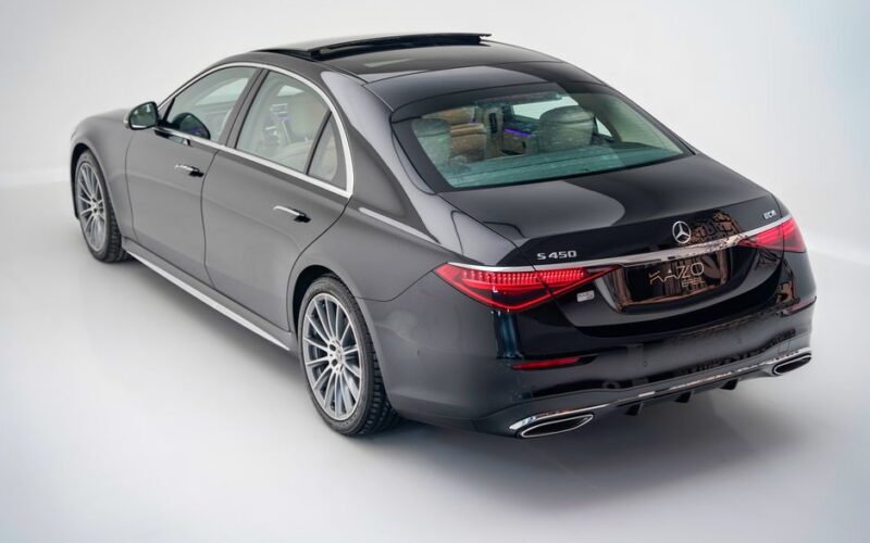 Оновлений Mercedes C-Class з новими технологіями і дизельними двигунами