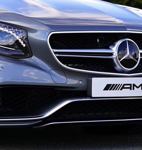 Власники Mercedes-AMG подали позов через опіки від логотипу