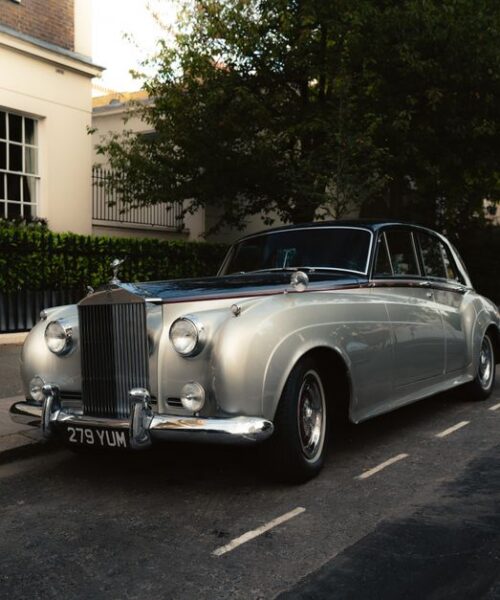 Класичний Rolls-Royce Silver Shadow став електромобілем з 600 к.с.
