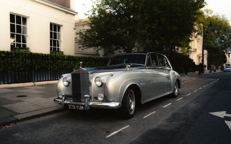 Класичний Rolls-Royce Silver Shadow, перетворений на електромобіль
