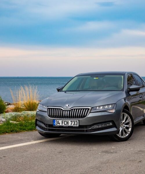 Skoda оновлює Slavia в Індії з новими технологіями
