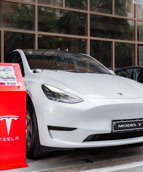 Українці в липні купували Tesla Model Y та Model 3 з пробігом