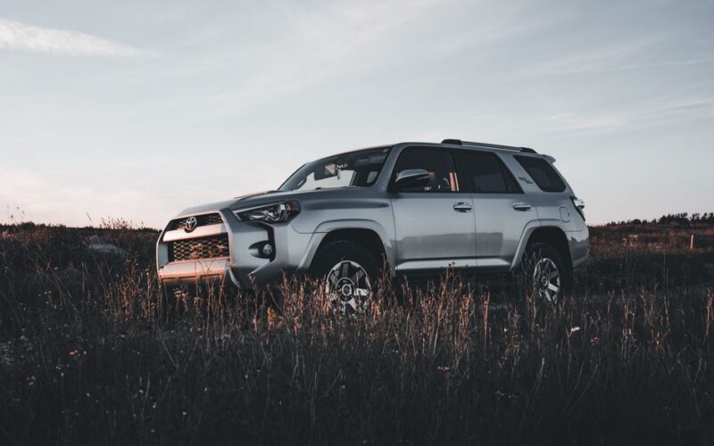 Нові рендери Toyota Corolla Cross з можливим дизайном 2027 року