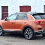 Інтер'єр Volkswagen ID.Era 8X з двома екранами мультимедіа