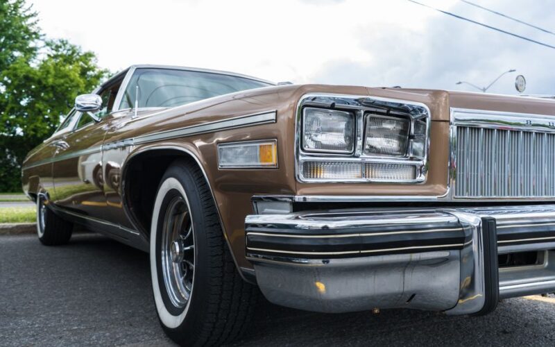 Рідкісний Buick Riviera 1971 року знайдений на автомобільному звалищі