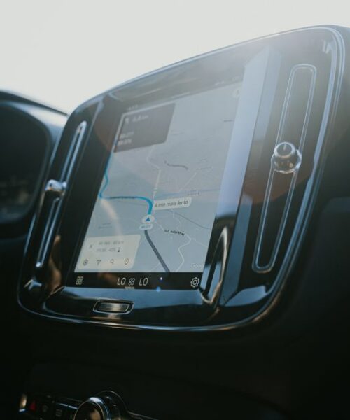 GM повертає Apple CarPlay та Android Auto у свої моделі