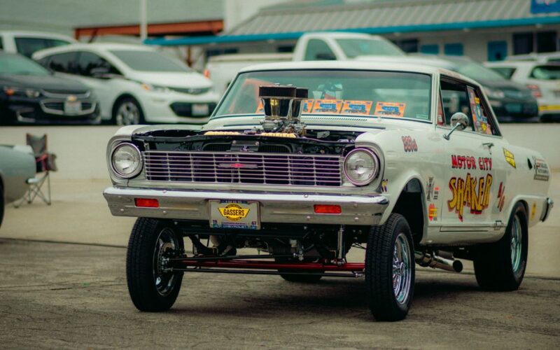 Chevrolet Nova 1967 перетворений на потужний хот-род