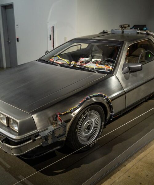 DeLorean DMC-12 з пробігом 6920 км продається за $119,900