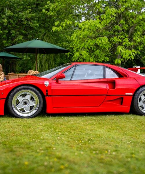 Льюїс Гамільтон придбав Ferrari F40 — легенду автомобільного світу