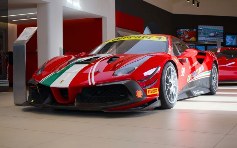 Ferrari 296 GT Modificata на трековій трасі