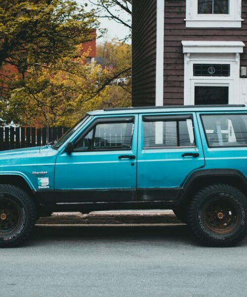 Jeep відкликає 202 тисячі позашляховиків через проблеми з ПЗ