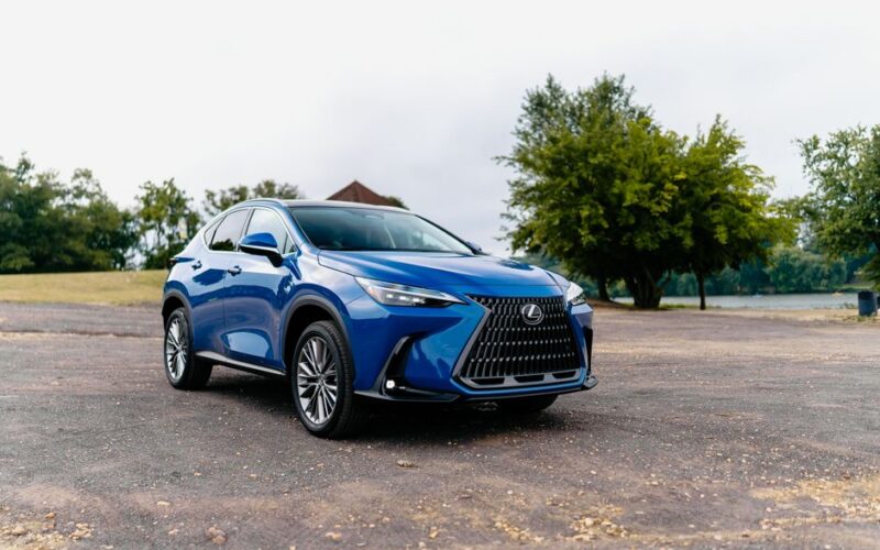 Оновлений позашляховик Lexus GX для 2027 року