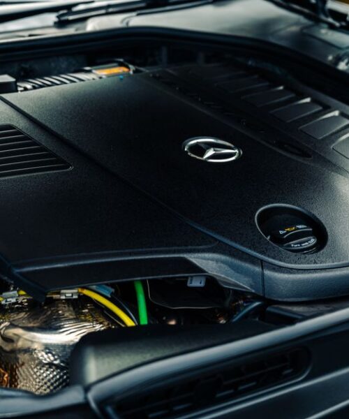 Mercedes-Benz представив аромат I Am Mercedes для жінок