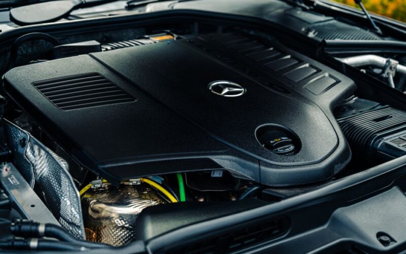 Флакон аромату I Am Mercedes від Mercedes-Benz у формі діаманта