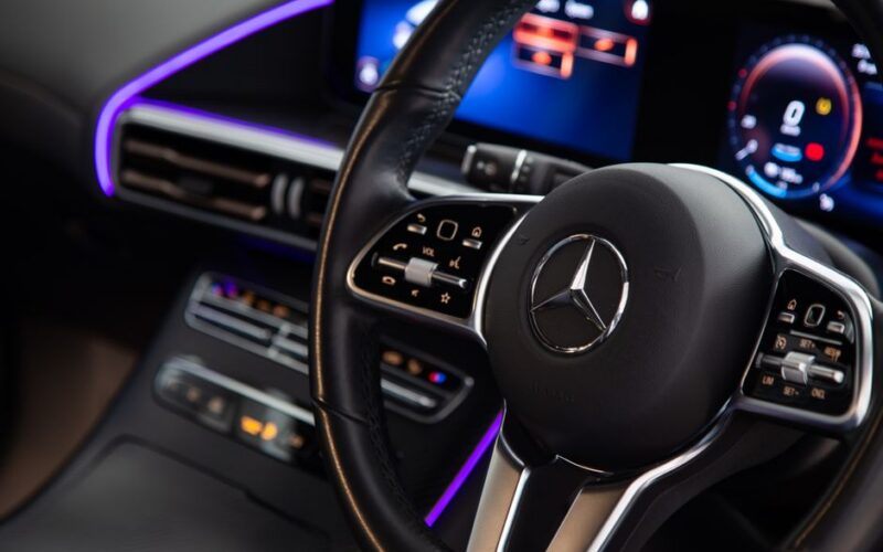 Електричний тягач eActros Lowliner від Mercedes-Benz