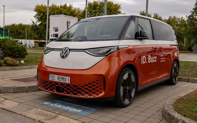 Виробництво електромобілів Volkswagen на заводі
