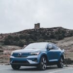 Volvo EX30 з технологією V2L для живлення зовнішніх пристроїв